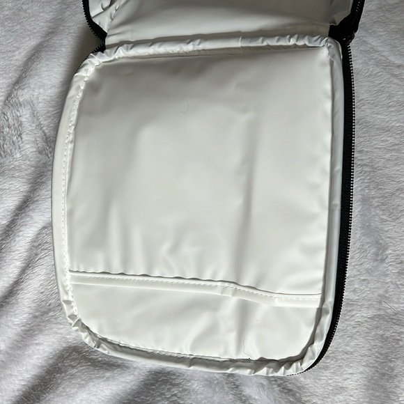 Vera Bradley Harry Potter Collection Hogwarts Lunchbox - Picture 6 of 7